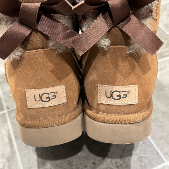 UGG Bailey Bow II Boots Size 7 Brown Chestnut Sheepskin - Picture 7 of 14